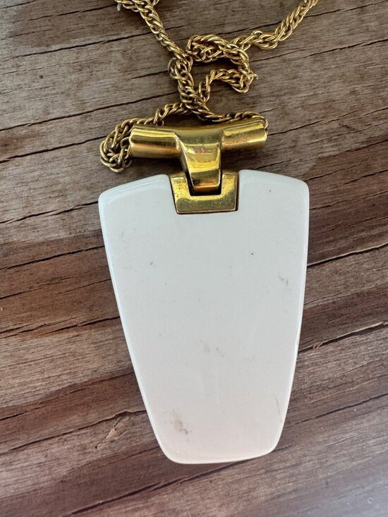 Crown Trifari Modernist White Lucite Pendant Necklace - Picture 7 of 7